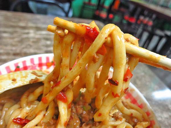 【台北美食】元之寶拉麵-隱藏在西門町巷弄裡的美食小吃