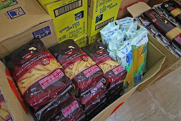 【異國食品展特賣會１０元起！】現場高達１００種以上的異國泡麵、飲料、餅乾、酒類等商品，通通任你挑任你選，還有3M專利涼衣感、知名品牌運動鞋大特價，許願聯合特賣會，數量有限要買要快～！