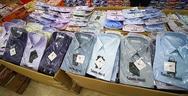 【異國食品展特賣會１０元起！】現場高達１００種以上的異國泡麵、飲料、餅乾、酒類等商品，通通任你挑任你選，還有3M專利涼衣感、知名品牌運動鞋大特價，許願聯合特賣會，數量有限要買要快～！