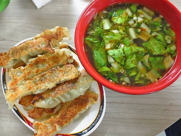 【台北美食】店小二-隱身在地下室裡的高CP值美食 【台北美食】店小二-隱身在地下室裡的高CP值美食