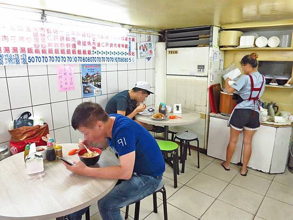 【台北美食】店小二-隱身在地下室裡的高CP值美食