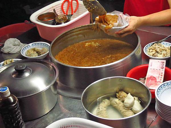 【蘆洲美食】民族路無名宵夜-開到凌晨的宵夜麵線