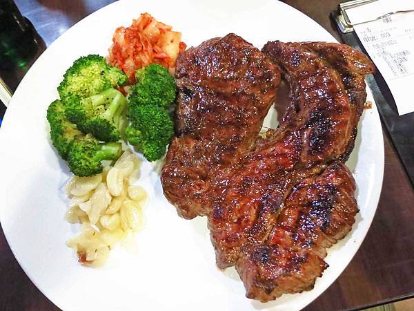 【新莊餐廳】黑傑克原味碳烤牛排-超大OZ原肉碳烤牛排