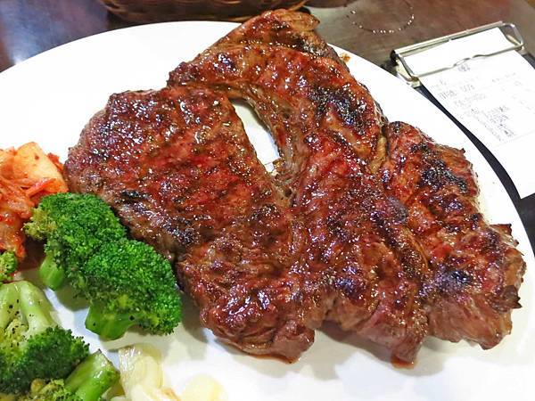 【新莊餐廳】黑傑克原味碳烤牛排-超大OZ原肉碳烤牛排
