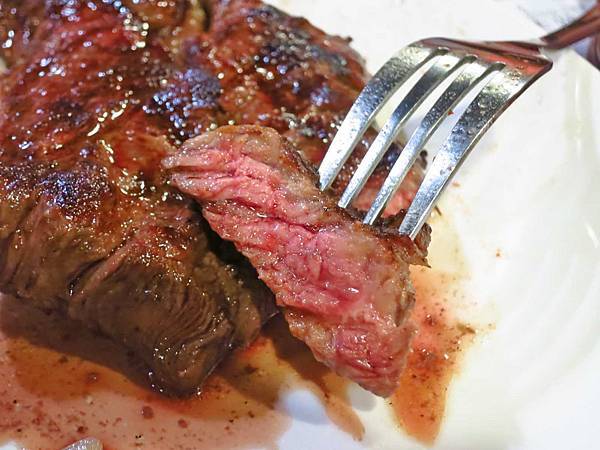 【新莊餐廳】黑傑克原味碳烤牛排-超大OZ原肉碳烤牛排