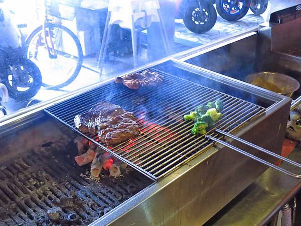 【新莊餐廳】黑傑克原味碳烤牛排-超大OZ原肉碳烤牛排