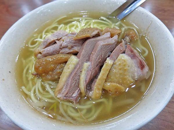 【台北美食】千暉鵝肉店-巷弄裡的美味煙燻鵝肉麵 【台北美食】千暉鵝肉店-巷弄裡的美味煙燻鵝肉麵