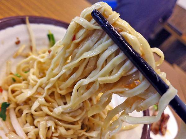 【台北美食】台南意麵水餃-西門町的超便宜宵夜美食