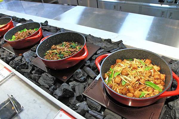 【新竹美食】香港香港新生活飲茶-首創手搖特飲與港式料理吃到飽