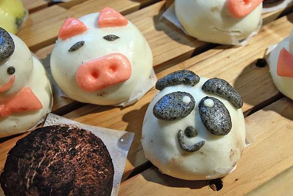 【新竹美食】香港香港新生活飲茶-首創手搖特飲與港式料理吃到飽