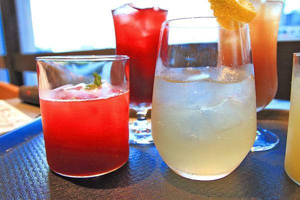 【新竹美食】香港香港新生活飲茶-首創手搖特飲與港式料理吃到飽