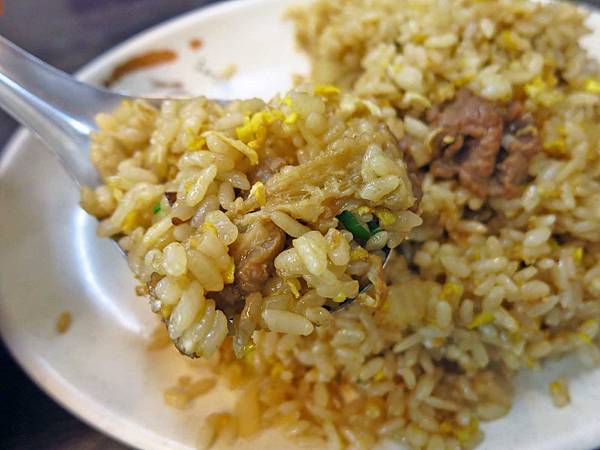 【板橋美食】隆炒飯大王-需等半小時以上才能吃到的超美味炒飯