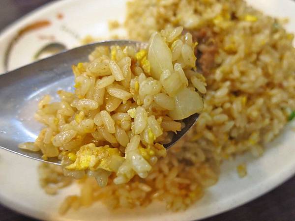 【板橋美食】隆炒飯大王-需等半小時以上才能吃到的超美味炒飯