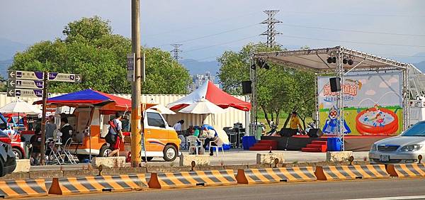 【台北旅遊】2017新月水道節-新月橋超長滑水道