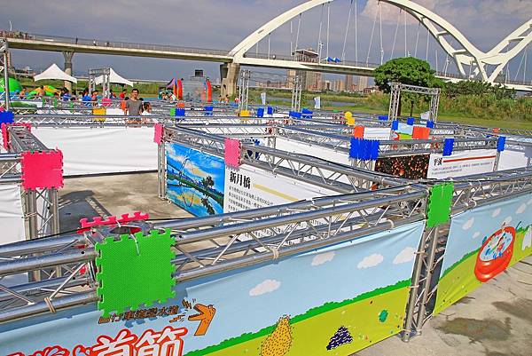 【台北旅遊】2017新月水道節-新月橋超長滑水道