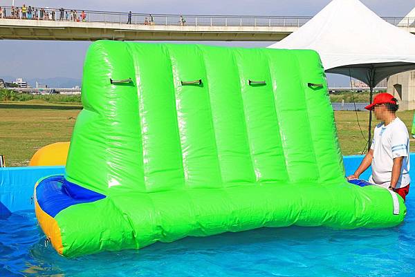 【台北旅遊】2017新月水道節-新月橋超長滑水道