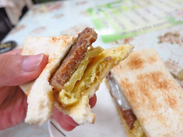 【蘆洲美食】阿良博士碳烤三明治-超美味必吃的燒肉蛋吐司