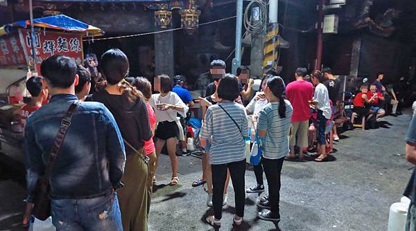 【台北美食】士林廟口阿輝麵線-25元就能吃到大腸麵線