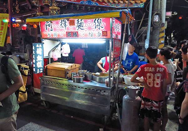 【台北美食】士林廟口阿輝麵線-25元就能吃到大腸麵線