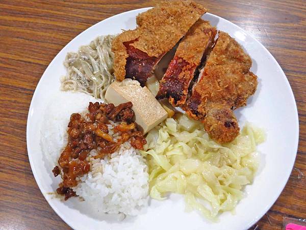 【台北美食】食來運轉-高CP值,魯肉飯免費無限量吃到飽 【台北美食】食來運轉-高CP值,魯肉飯免費無限量吃到飽