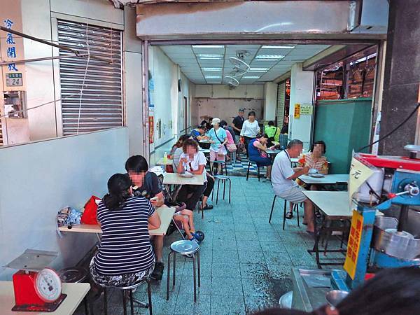 【板橋美食】紅心冰飲中心-市場裡的超大份量冰品豆花店