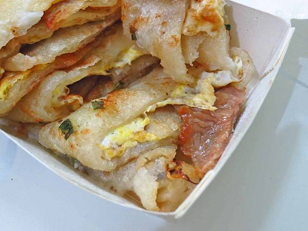 【台北美食】昌吉街手工蛋餅-像蔥油餅的大份量手工蛋餅