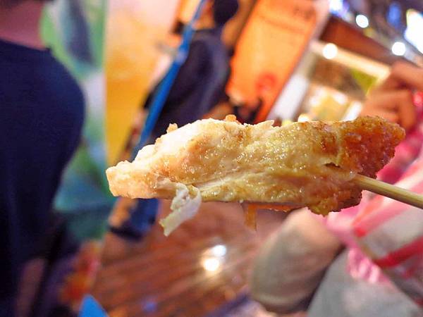 【台北美食】家鄉碳烤香雞排-士林夜市裡超人氣排隊雞排店