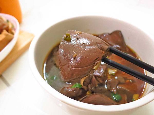 【新莊美食】徐家滷味-要等超過半小時才能吃到的超強滷味店