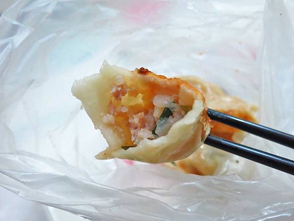 【蘆洲美食】復興路無名鍋貼-便宜又美味的鍋貼