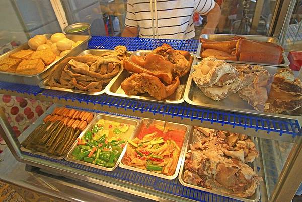 【中壢美食】雙陳魯肉飯-從無到有都是親自製的美味小吃