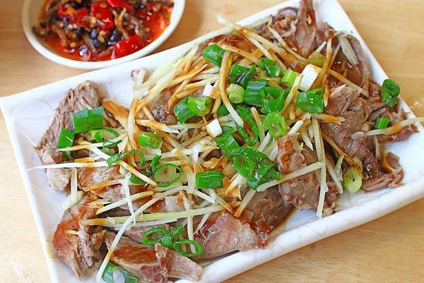 【中壢美食】雙陳魯肉飯-從無到有都是親自製的美味小吃