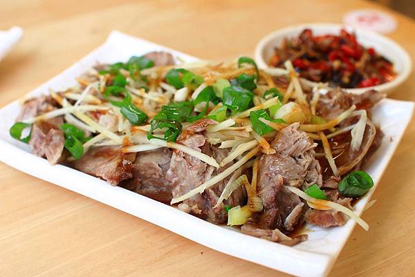 【中壢美食】雙陳魯肉飯-從無到有都是親自製的美味小吃