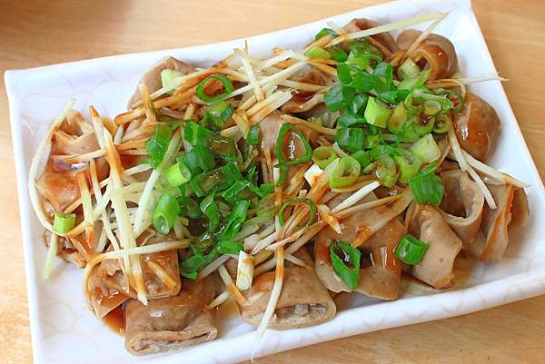 【中壢美食】雙陳魯肉飯-從無到有都是親自製的美味小吃