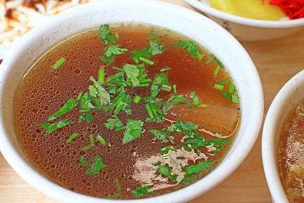 【中壢美食】雙陳魯肉飯-從無到有都是親自製的美味小吃