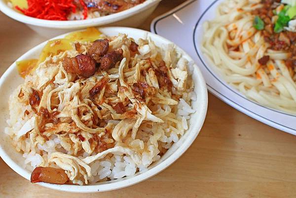 【中壢美食】雙陳魯肉飯-從無到有都是親自製的美味小吃