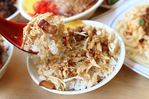 【中壢美食】雙陳魯肉飯-從無到有都是親自製的美味小吃