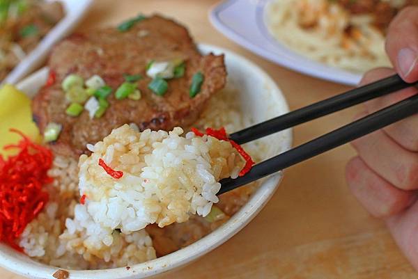 【中壢美食】雙陳魯肉飯-從無到有都是親自製的美味小吃