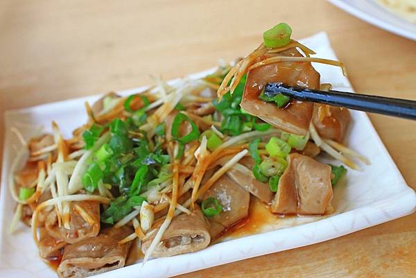 【中壢美食】雙陳魯肉飯-從無到有都是親自製的美味小吃