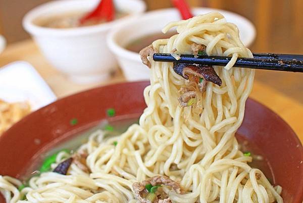 【中壢美食】雙陳魯肉飯-從無到有都是親自製的美味小吃