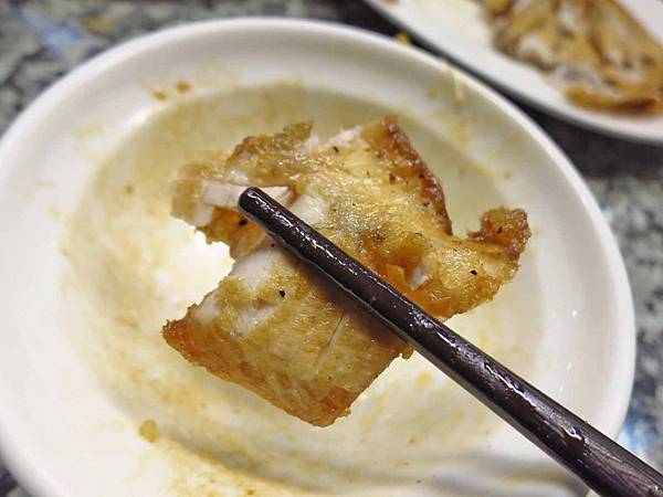 【台北美食】阿財虱目魚-還沒有開店就大排長龍的宵夜美食