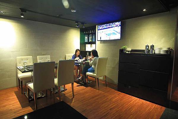 【台北美食】Fa cafe 天母店-深夜裡的咖啡酒館