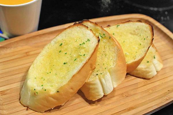 【台北美食】Fa cafe 天母店-深夜裡的咖啡酒館