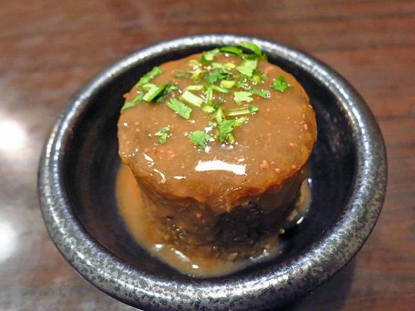 【台北美食】何家排骨酥-超過40年的西門町美食老店