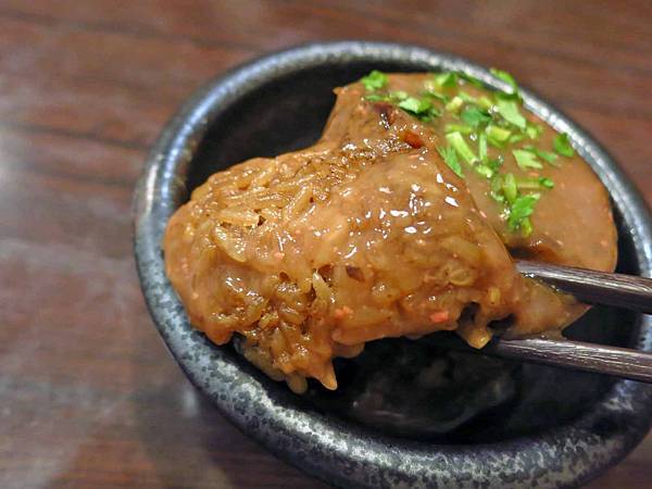 【台北美食】何家排骨酥-超過40年的西門町美食老店