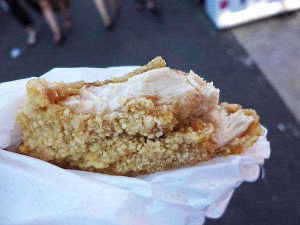 【台北美食】士林豪大大雞排-國外觀光客來這必吃超大SIZE雞排