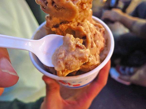 【台北美食】以利泡泡冰-士林夜市裡的60年冰店 【台北美食】以利泡泡冰-士林夜市裡的60年冰店