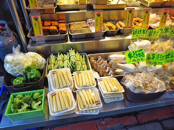 【台北美食】饗味鹹酥雞-士林夜市裡的超人氣鹹酥雞店