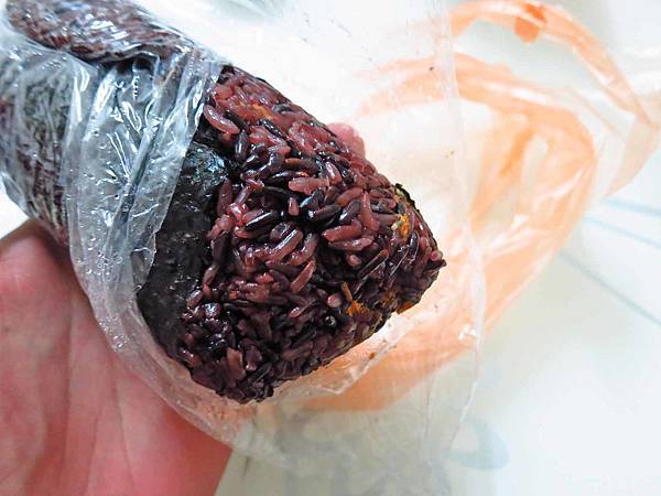 【台北美食】劉媽媽飯糰-電視媒體爭相報導的排隊早餐