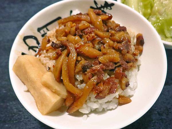 【台北美食】西門金鋒魯肉飯-西門町裡超便宜又美味的魯肉飯 【台北美食】西門金鋒魯肉飯-西門町裡超便宜又美味的魯肉飯