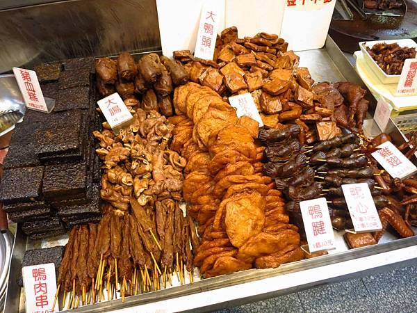 【台北美食】高雄東山鴨頭-士林夜市裡的超人氣東山鴨頭店